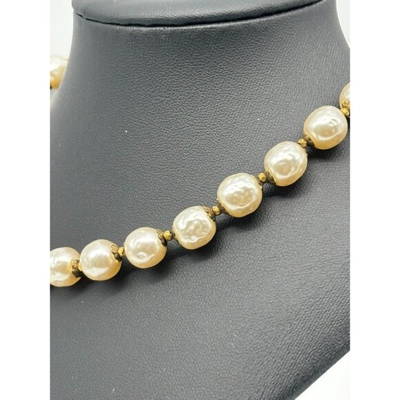 Vintage Miriam Haskell Baroque-Style Faux Pearl Choker-Necklace, Cluster Clasp - Picture 6 of 13
